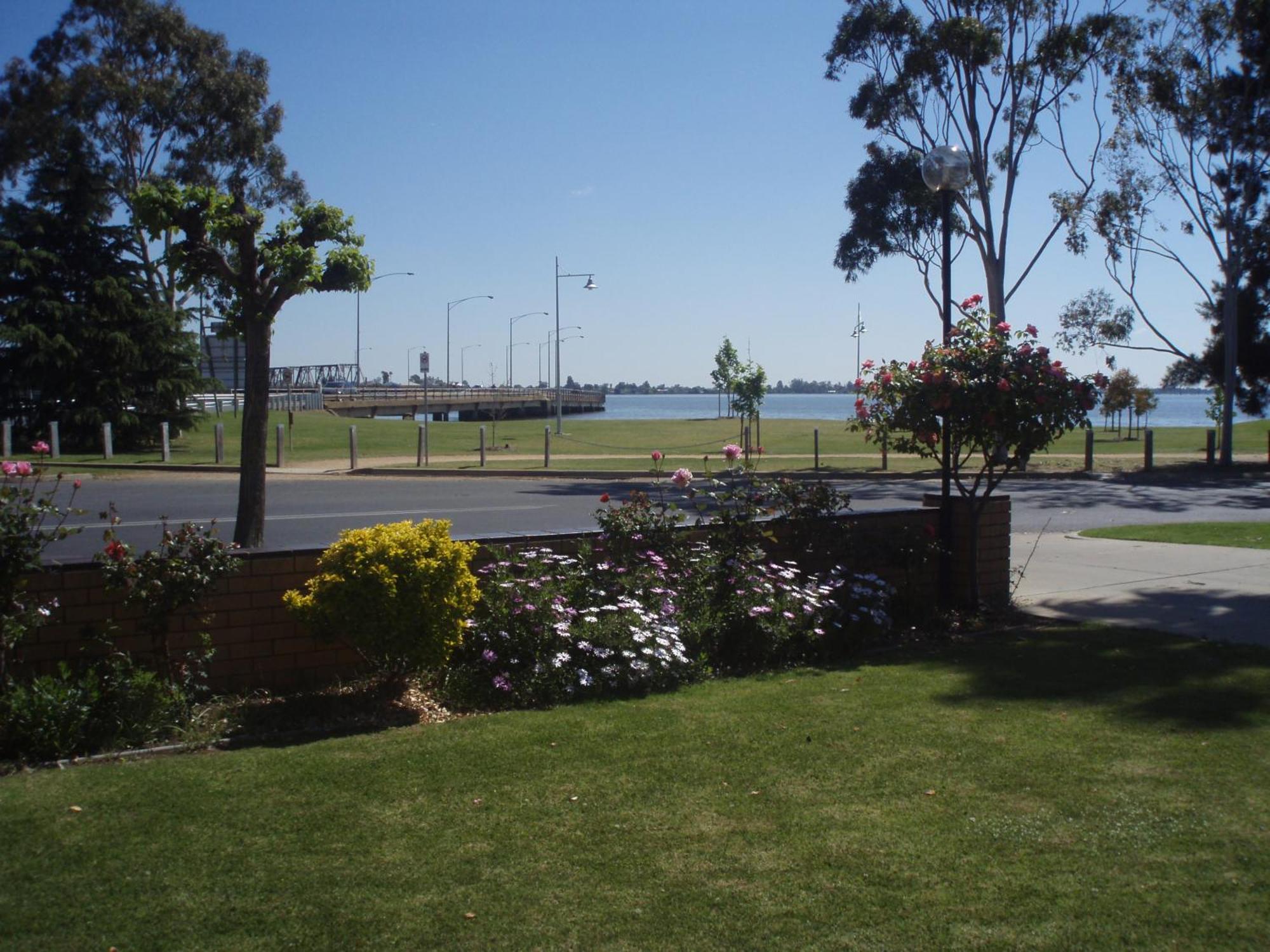 Lakeview Motel Yarrawonga Exterior photo